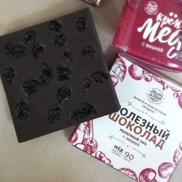 Шоколад молочный, 54% какао, на меду, с вишней — миниатюра 2